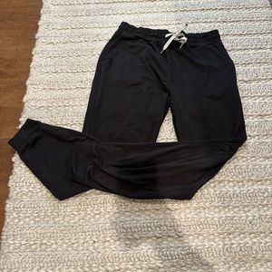 Vuori performance joggers black
